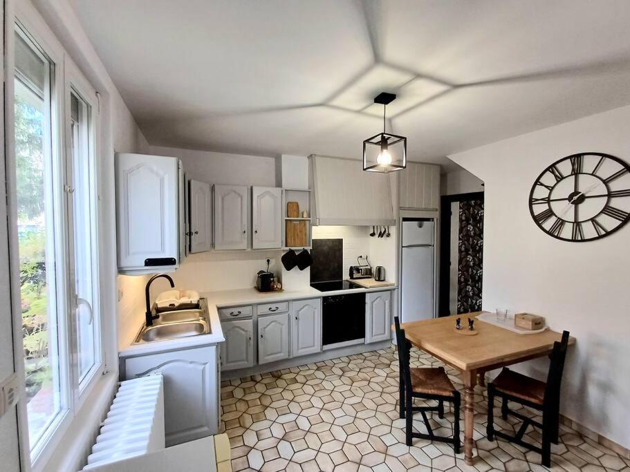 Maison De Village Avec Jardin Torpes  Luaran gambar